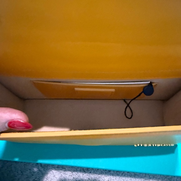 Jaquemus creamsicle colored purse - Picture 3 of 4